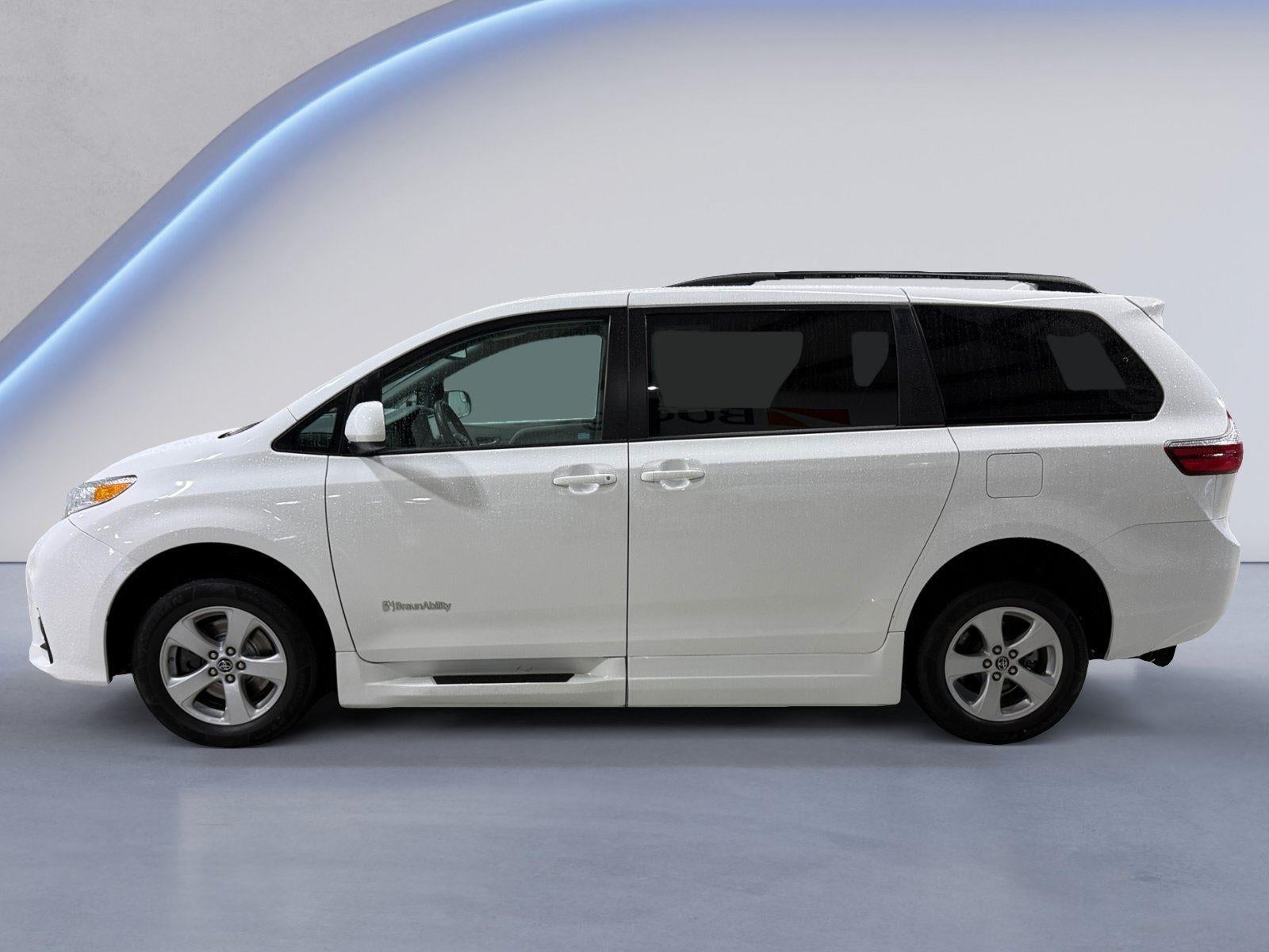 2019 Toyota Sienna LE