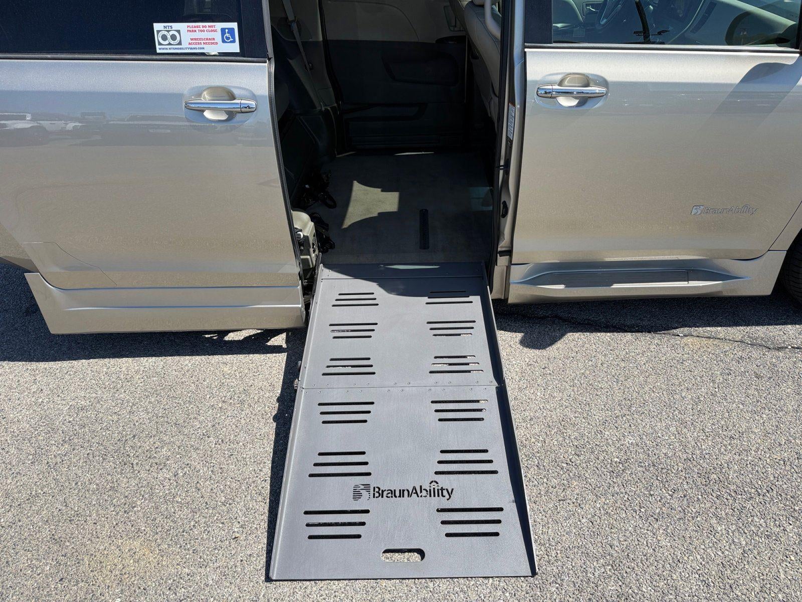 2015 Toyota Sienna XLE 8-Passenger