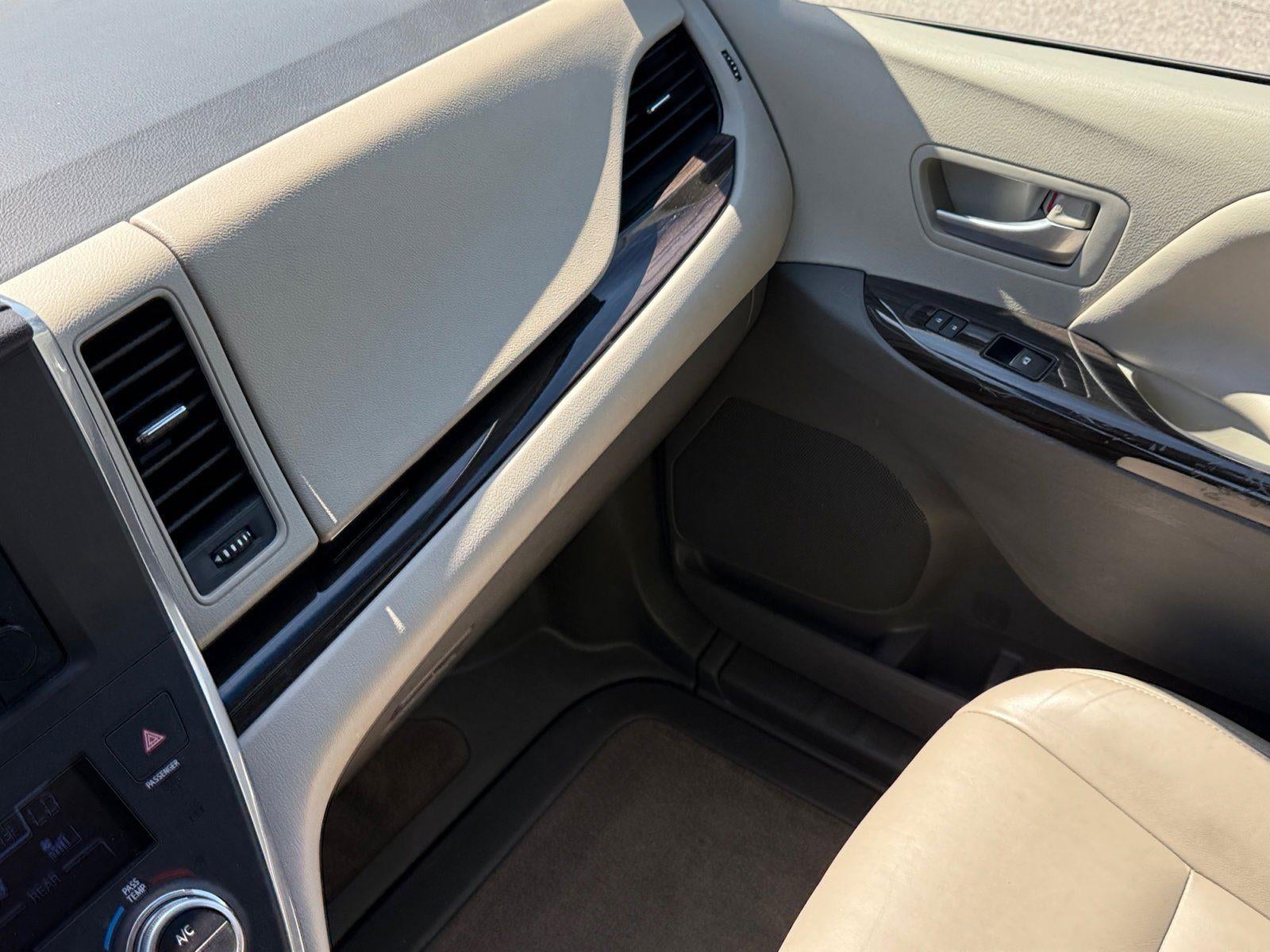 2015 Toyota Sienna XLE 8-Passenger