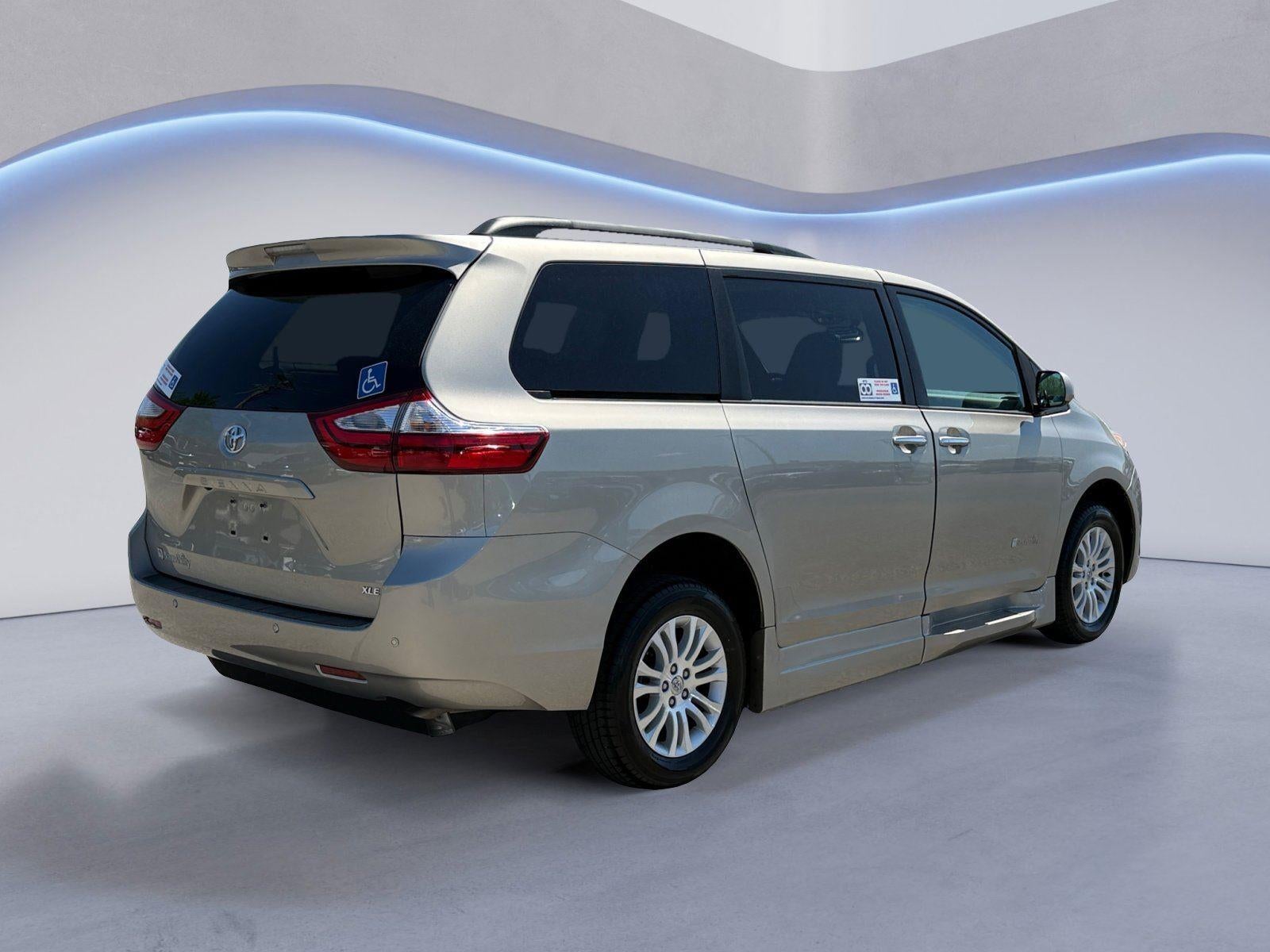 2015 Toyota Sienna XLE 8-Passenger