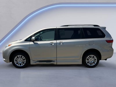 2015 Toyota Sienna XLE 8-Passenger