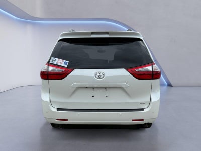 2017 Toyota Sienna XLE 8-Passenger