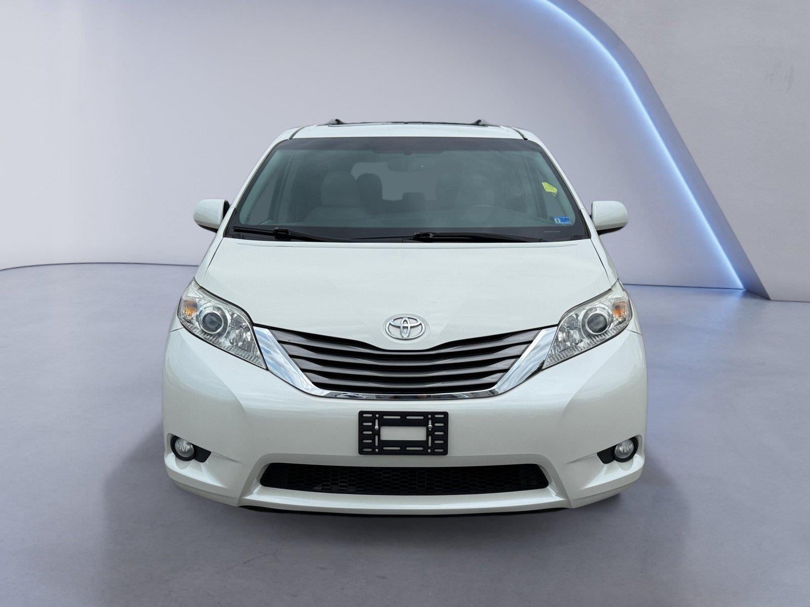 2017 Toyota Sienna XLE 8-Passenger