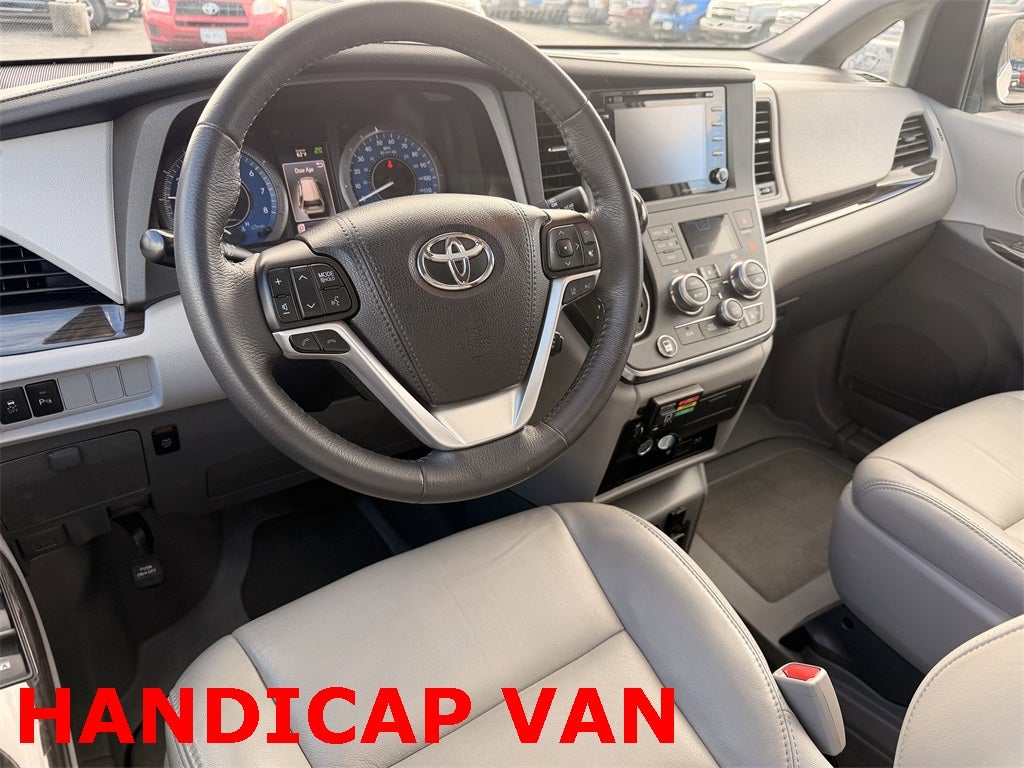 2018 Toyota Sienna XLE Premium 7 Passenger
