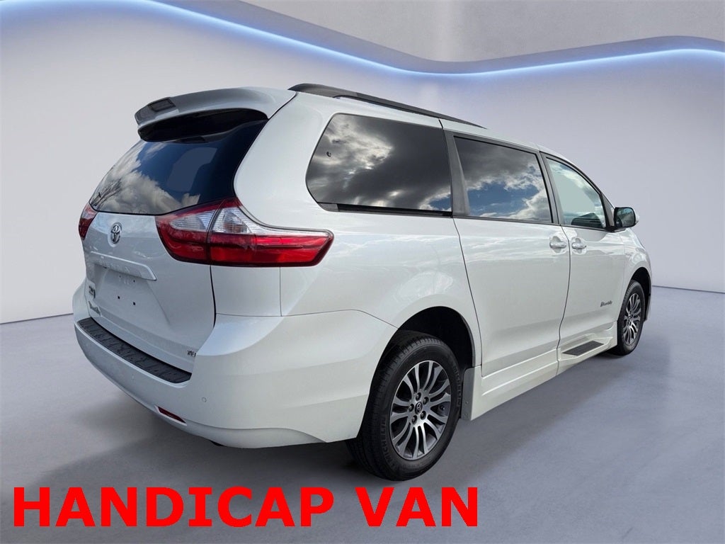 2018 Toyota Sienna XLE Premium 7 Passenger