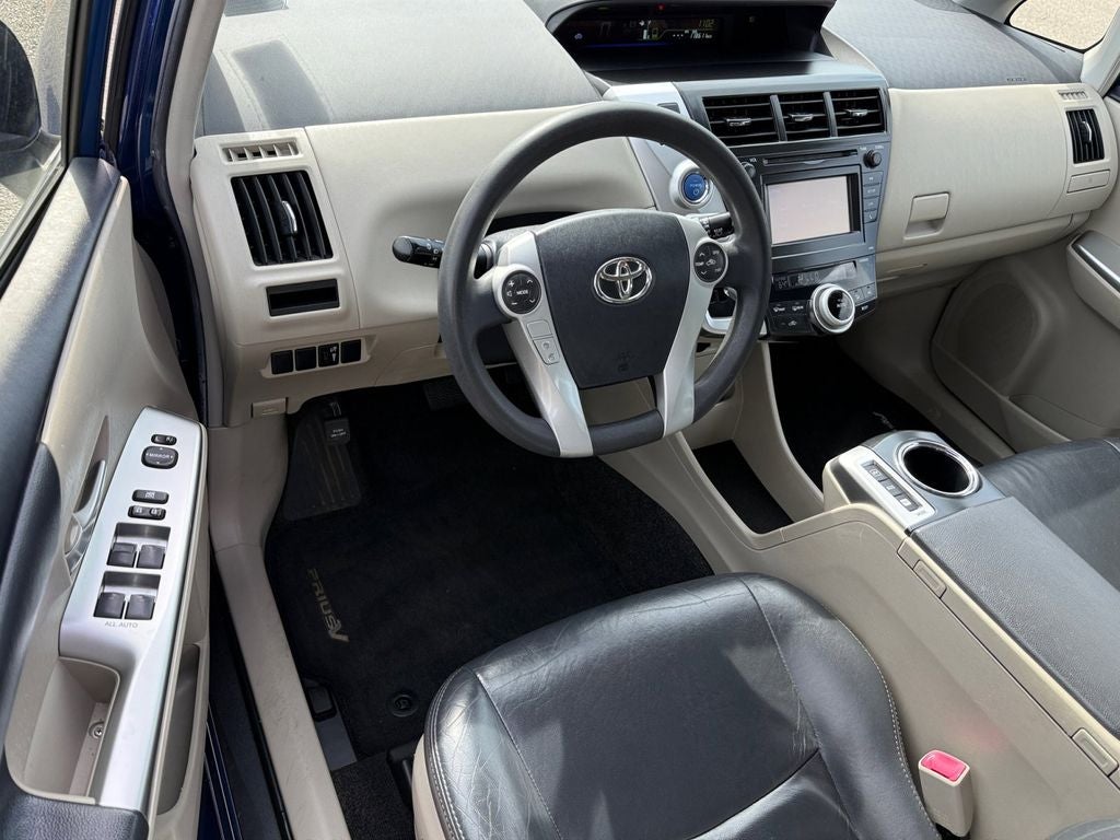 2013 Toyota Prius v Base