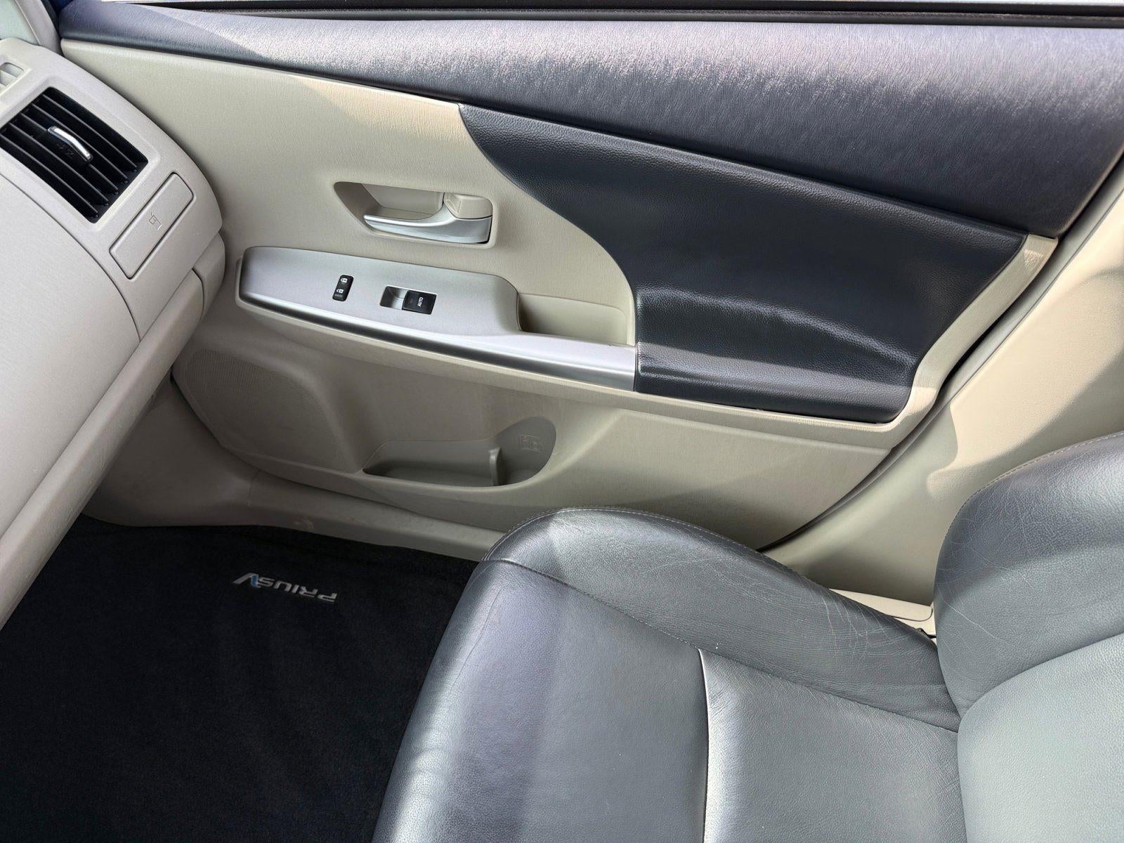 2013 Toyota Prius v Two