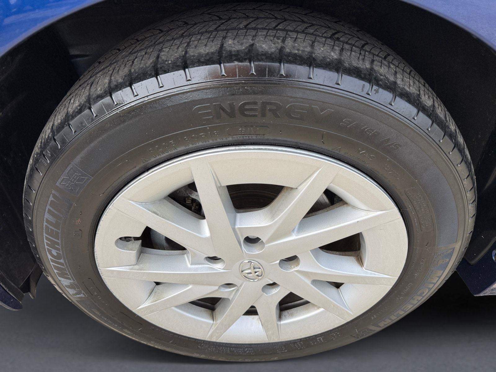 2013 Toyota Prius v Two