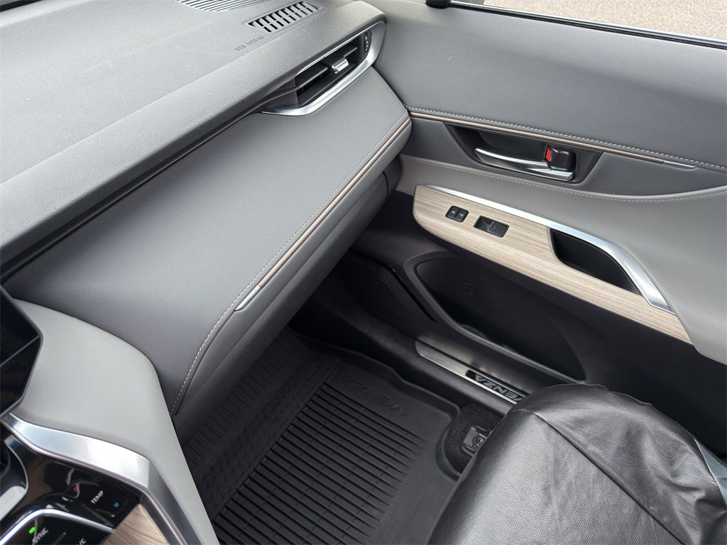 2023 Toyota Venza XLE